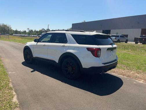 White Metallic 2023 Ford Explorer ST