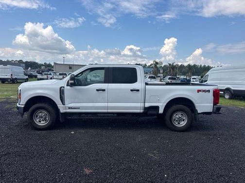 Oxford White 2024 Ford F-250 XL