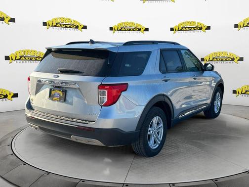 Silver Metallic 2022 Ford Explorer XLT