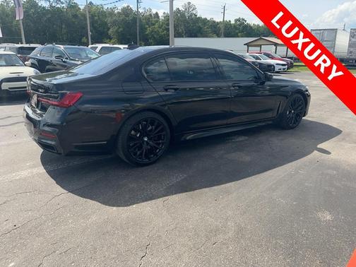 2022 BMW 750 i xDrive