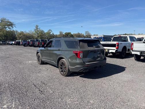 Green Metallic 2022 Ford Explorer ST