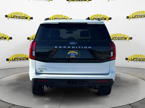 Oxford White 2025 Ford Expedition Active