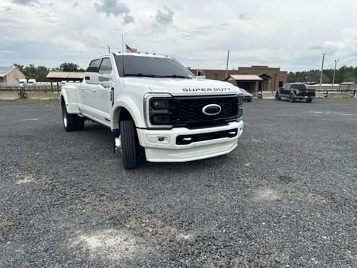 White Metallic 2024 Ford F-450 Platinum