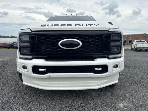 White Metallic 2024 Ford F-450 Platinum