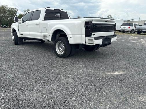 White Metallic 2024 Ford F-450 Platinum
