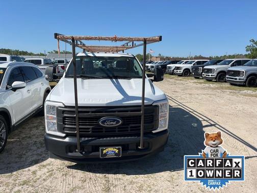 Oxford White 2024 Ford F-250 XL