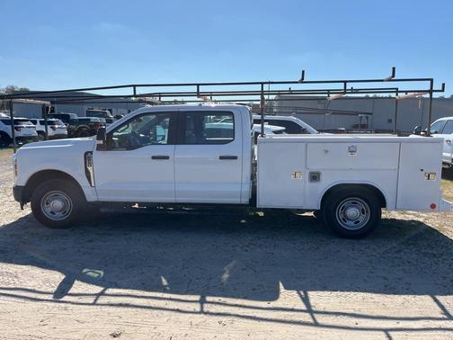 Oxford White 2024 Ford F-250 XL