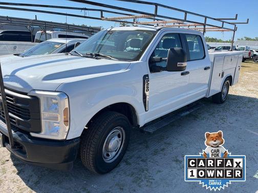 Oxford White 2024 Ford F-250 XL
