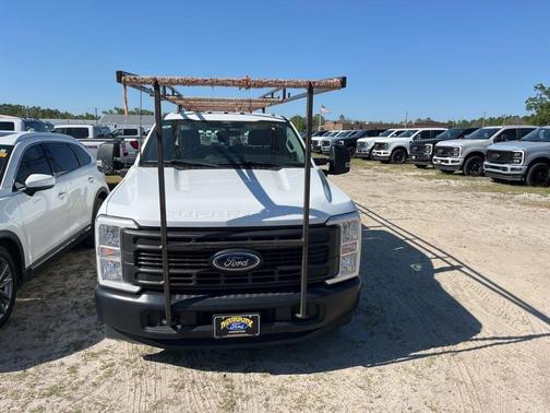 Oxford White 2024 Ford F-250 XL