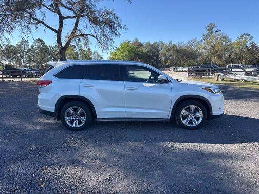 2017 Toyota Highlander 