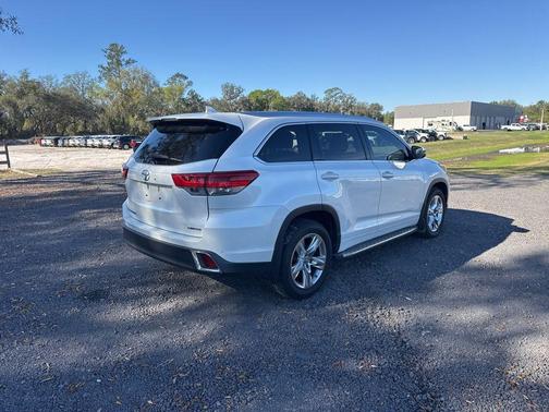 2017 Toyota Highlander 