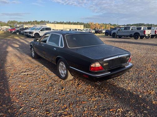 2003 Jaguar XJ8 