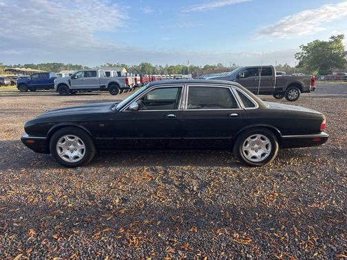 2003 Jaguar XJ8 