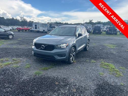 2021 Volvo XC40 T5 R-Design