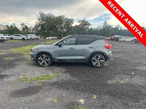2021 Volvo XC40 T5 R-Design