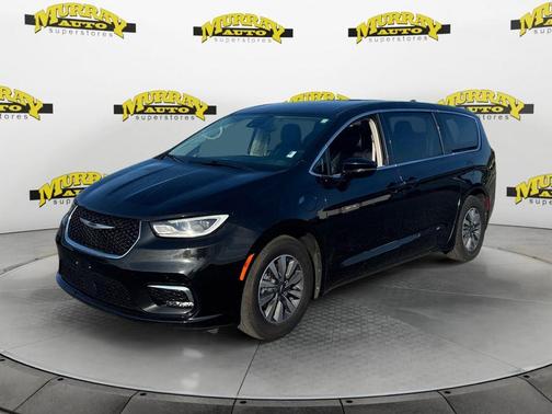 Brilliant Black Crystal Pearlcoat 2024 Chrysler Pacifica Hybrid Select
