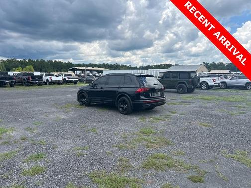 2024 Volkswagen Tiguan 2.0T SE R-Line Black