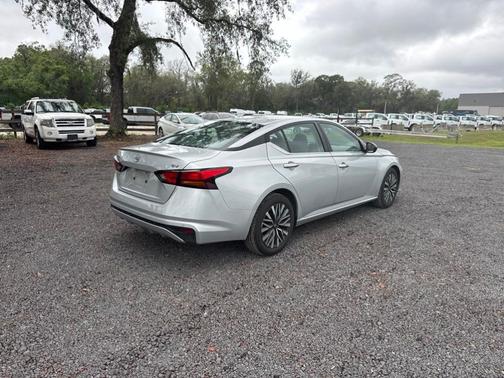 Brilliant Silver Metallic 2024 Nissan Altima 2.5 SV