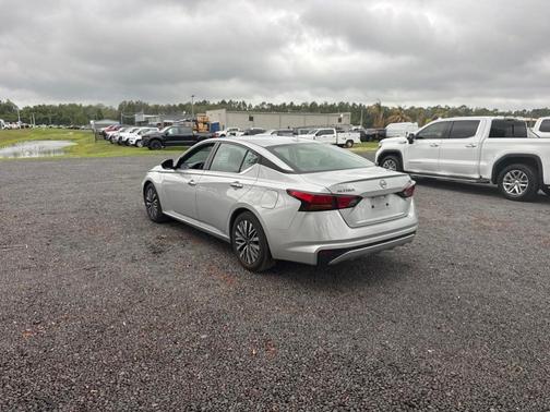 Brilliant Silver Metallic 2024 Nissan Altima 2.5 SV