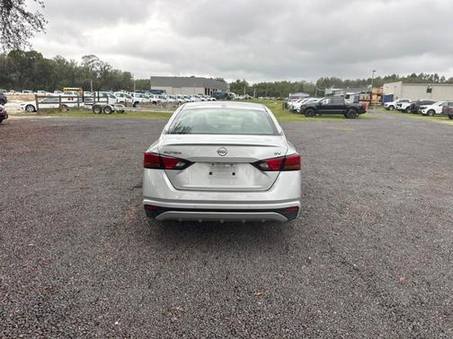 Brilliant Silver Metallic 2024 Nissan Altima 2.5 SV