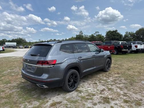 2022 Volkswagen Atlas 2.0T SE w/Technology