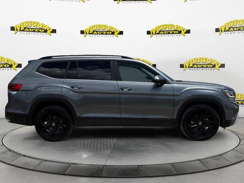 2022 Volkswagen Atlas 2.0T SE w/Technology