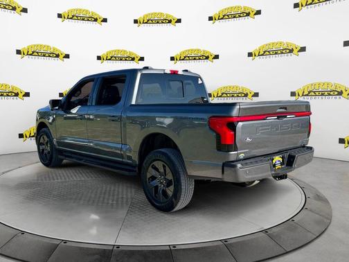 2025 Ford F-150 Lightning LARIAT
