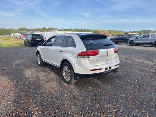 White Platinum Clearcoat Metallic 2015 Lincoln MKX Base