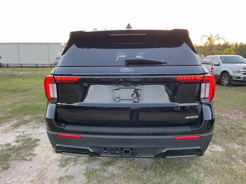 Black Metallic 2025 Ford Explorer ST-Line