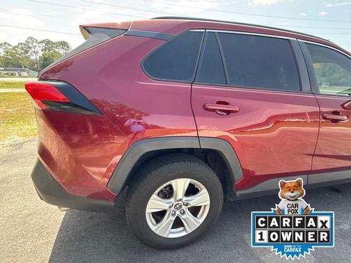 Pearl 2019 Toyota RAV4 XLE