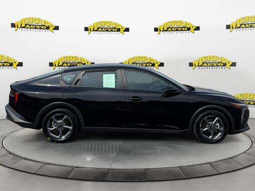Aurora Black Pearl 2025 Kia K4