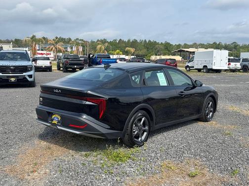 Aurora Black Pearl 2025 Kia K4