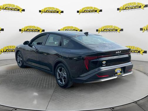 Aurora Black Pearl 2025 Kia K4