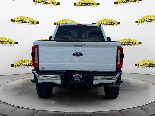 Oxford White 2023 Ford F-250 Lariat