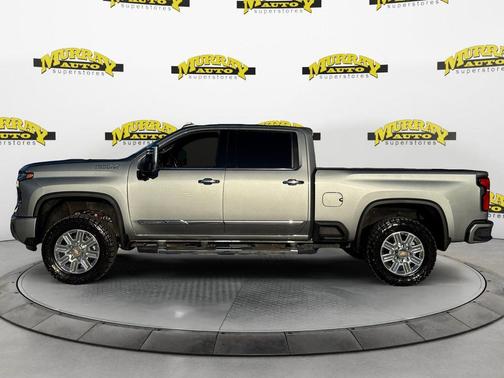 Sterling Gray Metallic 2025 Chevrolet Silverado 2500 High Country