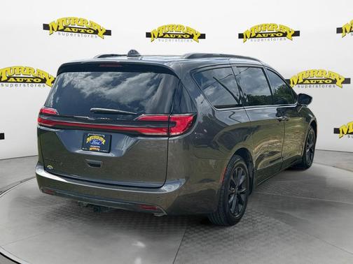 2021 Chrysler Pacifica Touring-L