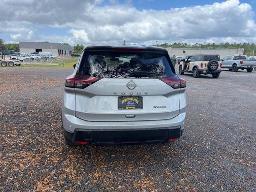 Brilliant Silver Metallic 2024 Nissan Rogue SV