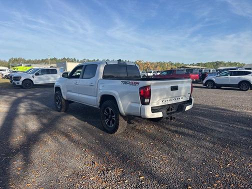 Super White 2018 Toyota Tacoma TRD Sport