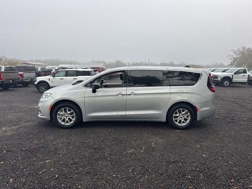2024 Chrysler Pacifica Touring-L
