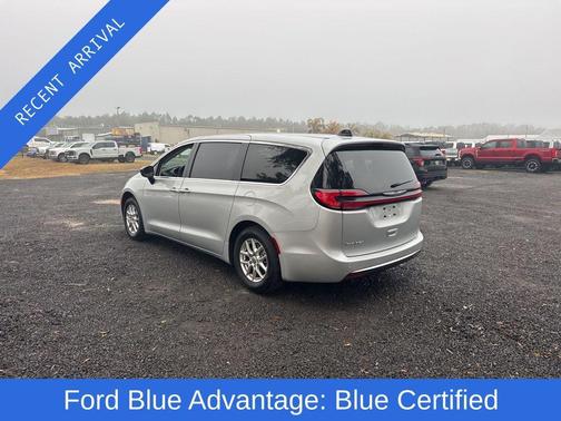 2024 Chrysler Pacifica Touring-L