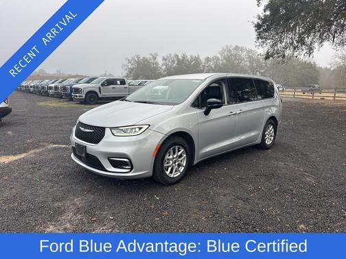 2024 Chrysler Pacifica Touring-L