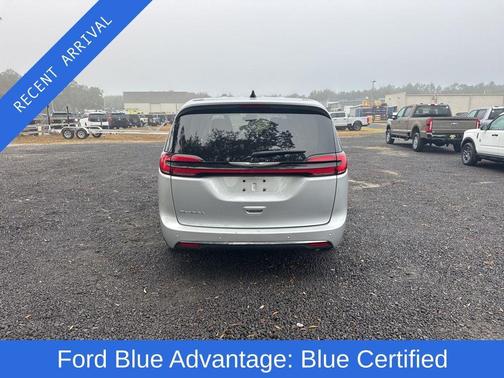 2024 Chrysler Pacifica Touring-L