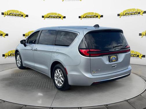 2024 Chrysler Pacifica Touring-L