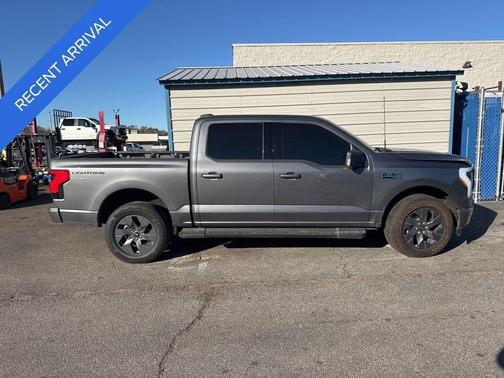 2025 Ford F-150 Lightning Flash