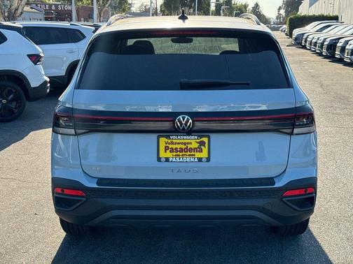 2025 Volkswagen Taos 1.5T SE Black