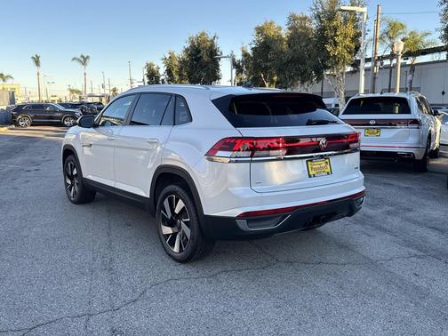 2026 Volkswagen Atlas Cross Sport 2.0T SE w/Technology 4MOTION