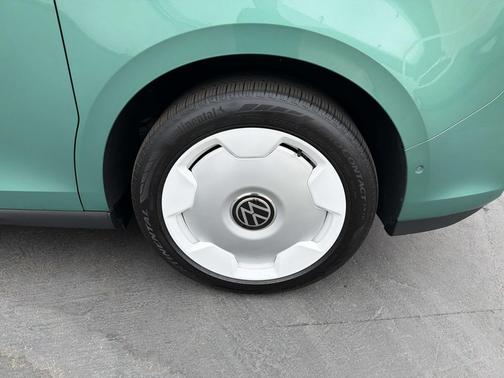 Mahi Green 2025 Volkswagen ID. Buzz 1st Edition with 4MOTION