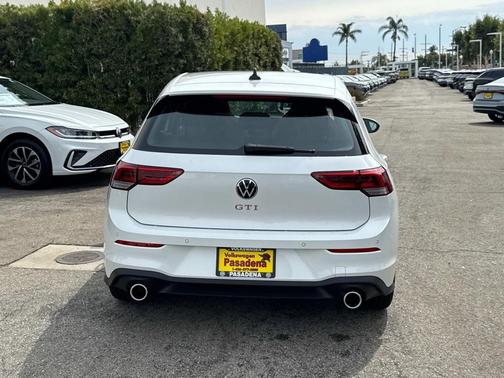 2025 Volkswagen Golf GTI 2.0T SE DSG