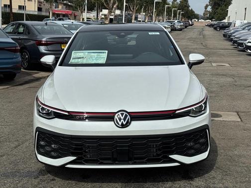 2025 Volkswagen Golf GTI 2.0T SE DSG