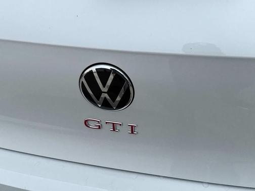 2025 Volkswagen Golf GTI 2.0T SE DSG